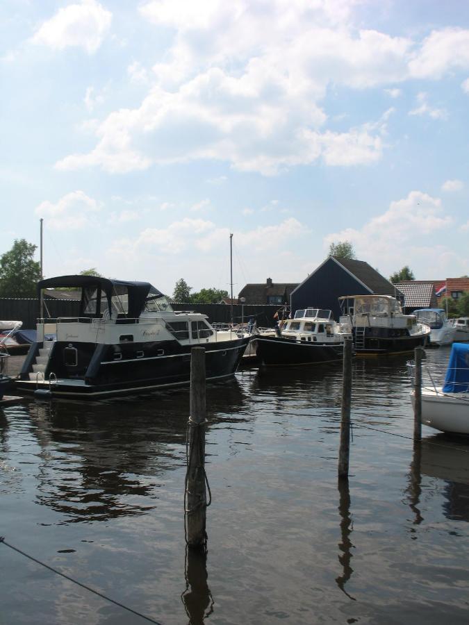 Bed-On-A-Boat Ξενοδοχείο Giethoorn Εξωτερικό φωτογραφία