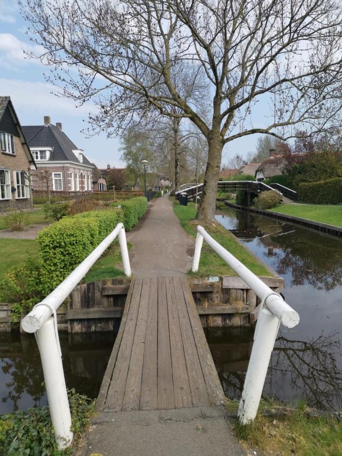 Bed-On-A-Boat Ξενοδοχείο Giethoorn Εξωτερικό φωτογραφία