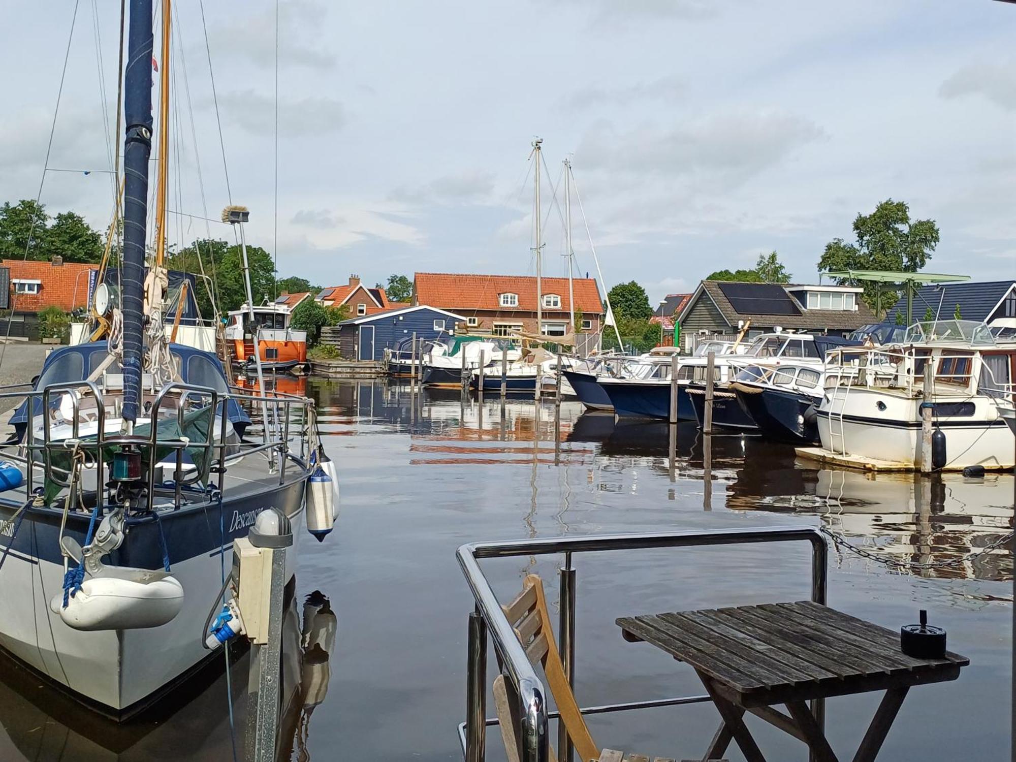 Bed-On-A-Boat Ξενοδοχείο Giethoorn Εξωτερικό φωτογραφία